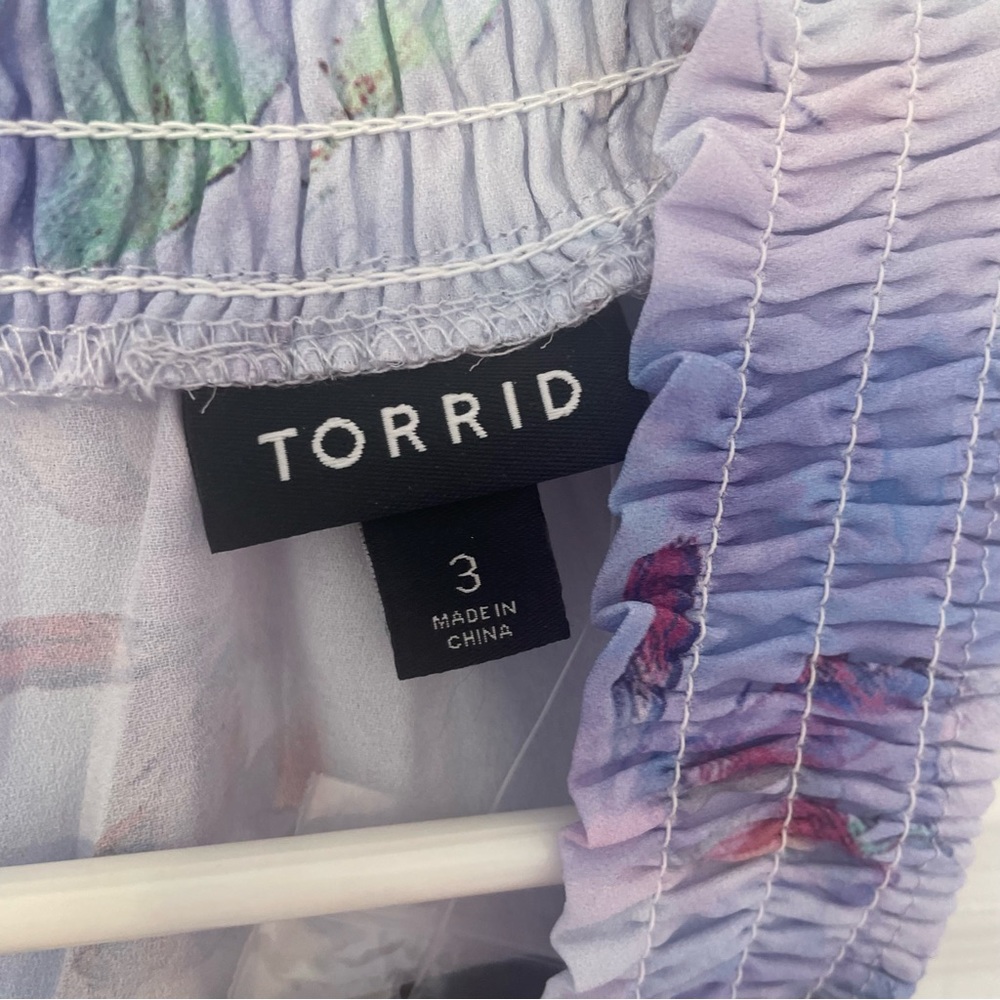 Floral Cold Shoulder Top with Fitted Wrists - Picture 11 of 12